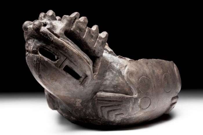 Dragón olmeca vasija efigie